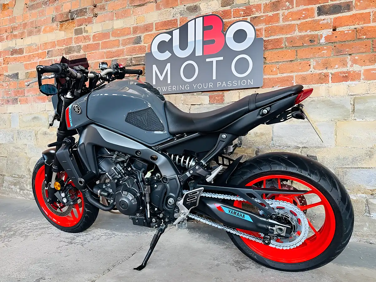 Used 2021 Yamaha MT-09 Abs Grey - Interior and Exterior details 13