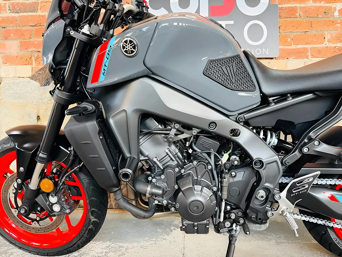Used 2021 Yamaha MT-09 Abs Grey - Interior and Exterior details 16