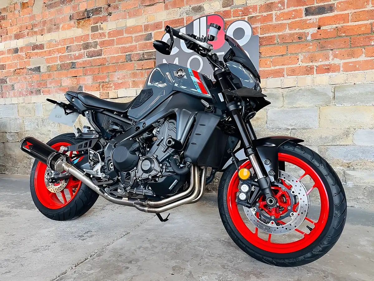 Used 2021 Yamaha MT-09 Abs Grey - Interior and Exterior details 3