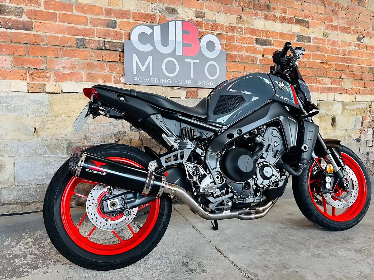 Used 2021 Yamaha MT-09 Abs Grey - Interior and Exterior details 4