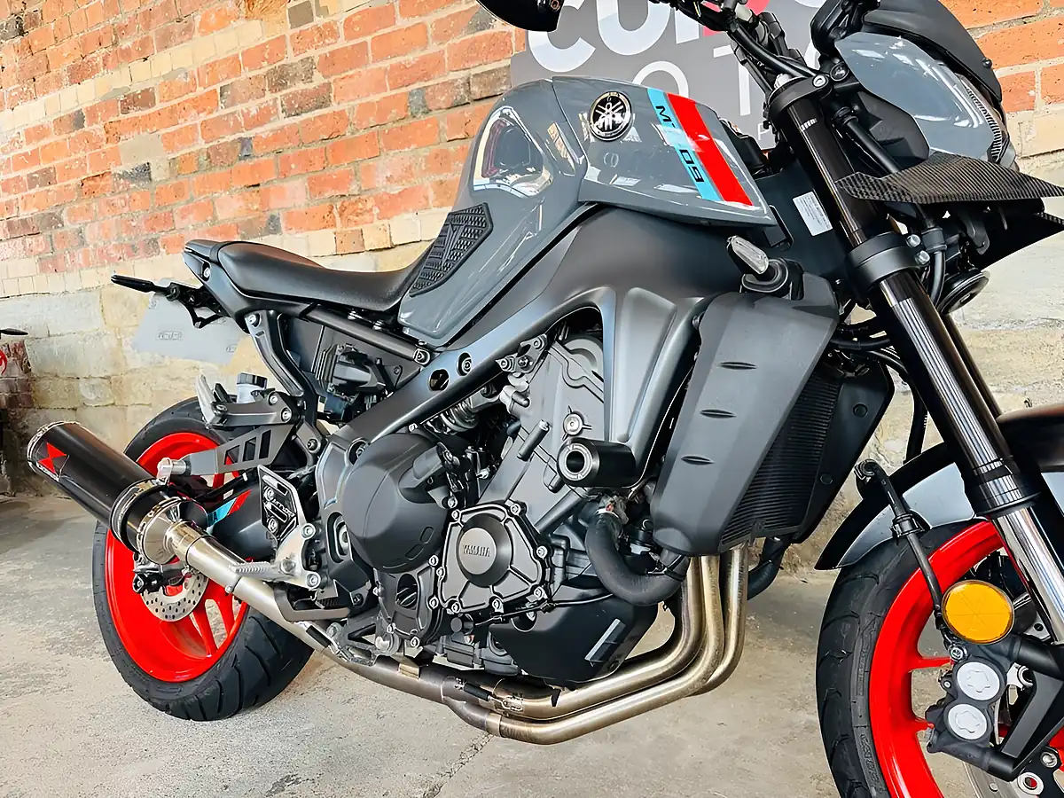 Used 2021 Yamaha MT-09 Abs Grey - Interior and Exterior details 6