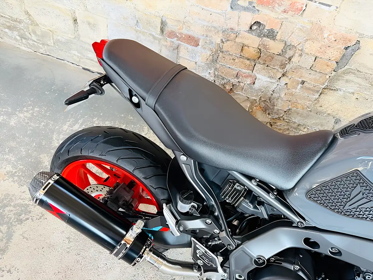 Used 2021 Yamaha MT-09 Abs Grey - Interior and Exterior details 9