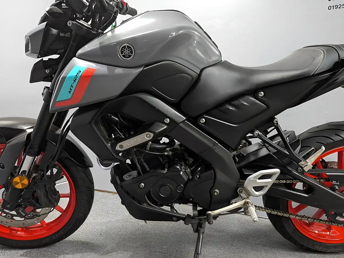 Used 2021 Yamaha Mt 125 Mtn 125-A Black - Interior and Exterior details 14