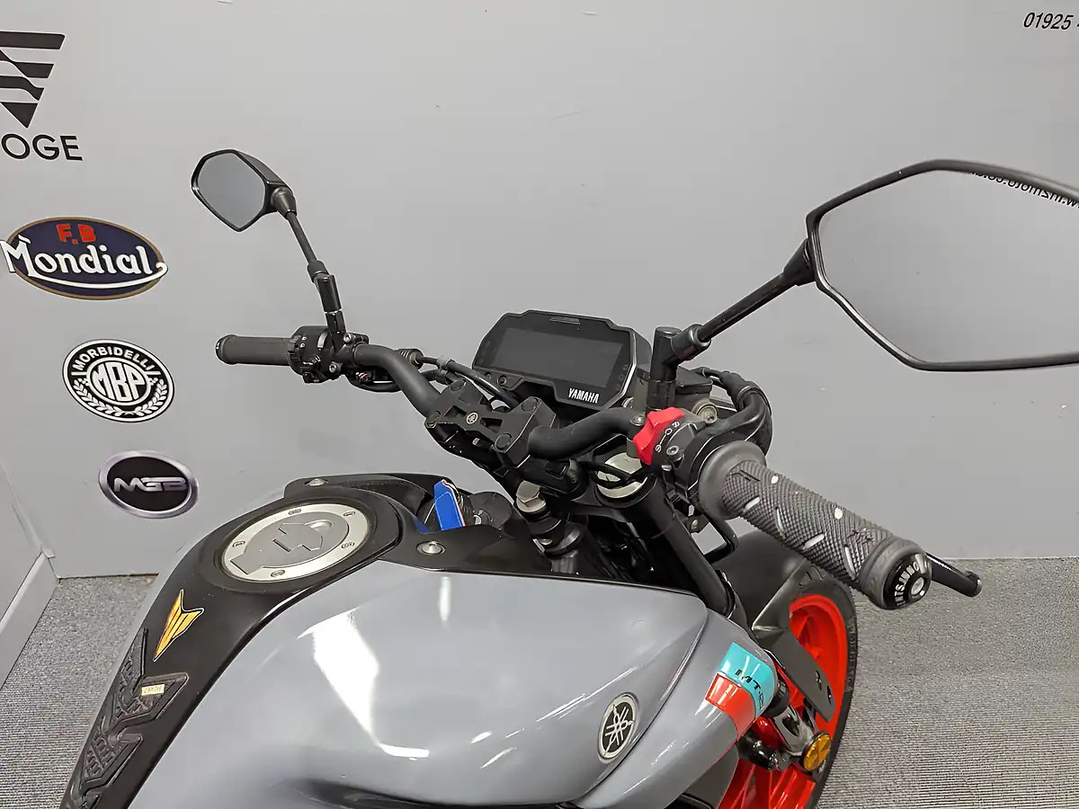 Used 2021 Yamaha Mt 125 Mtn 125-A Black - Interior and Exterior details 18