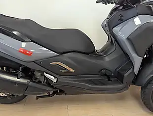 Used 2021 Yamaha Tricity 300 Cvt V-Belt Grey - Interior and Exterior details 12