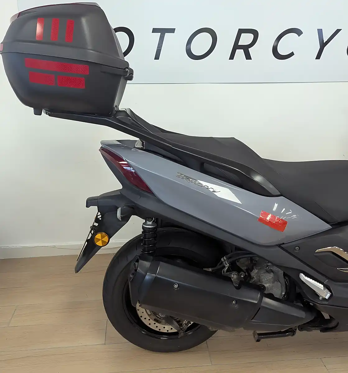 Used 2021 Yamaha Tricity 300 Cvt V-Belt Grey - Interior and Exterior details 14