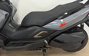Used 2021 Yamaha Tricity 300 Cvt V-Belt Grey - Interior and Exterior details 16