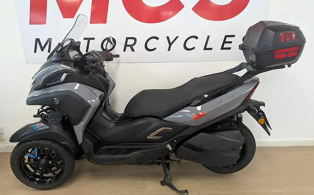 Used 2021 Yamaha Tricity 300 Cvt V-Belt Grey - Interior and Exterior details 3