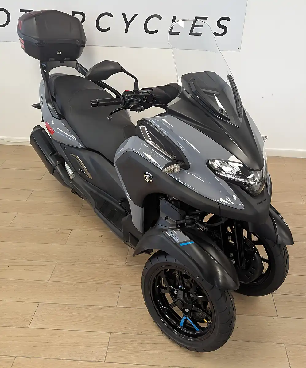 Used 2021 Yamaha Tricity 300 Cvt V-Belt Grey - Interior and Exterior details 7