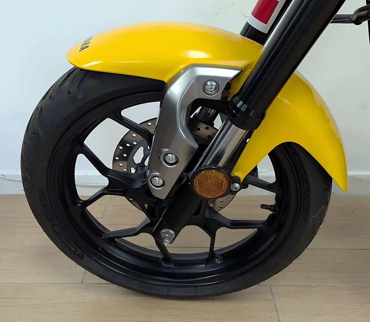 Used 2021 Yamaha XSR125 Yellow - Interior and Exterior details 16