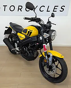 Used 2021 Yamaha XSR125 Yellow - Interior and Exterior details 2