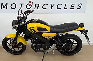 Used 2021 Yamaha XSR125 Yellow - Interior and Exterior details 4