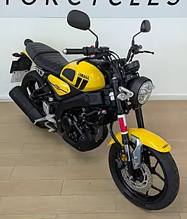 Used 2021 Yamaha XSR125 Yellow - Interior and Exterior details 7