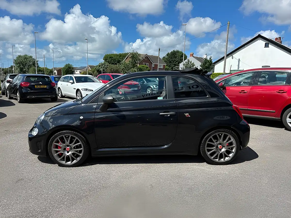 Used 2022 Abarth 695c Turismo Black - Interior and Exterior details 4