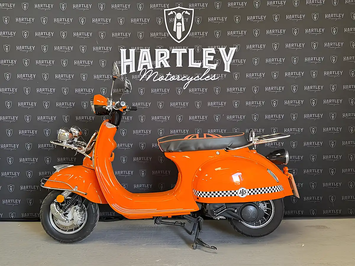 Used 2022 Ajs Modena Retro Orange - Interior and Exterior details 3