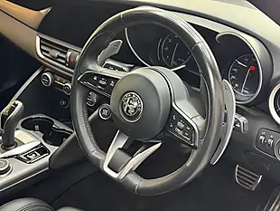 Used 2022 Alfa Romeo Giulia Veloce Blue - Interior and Exterior details 17