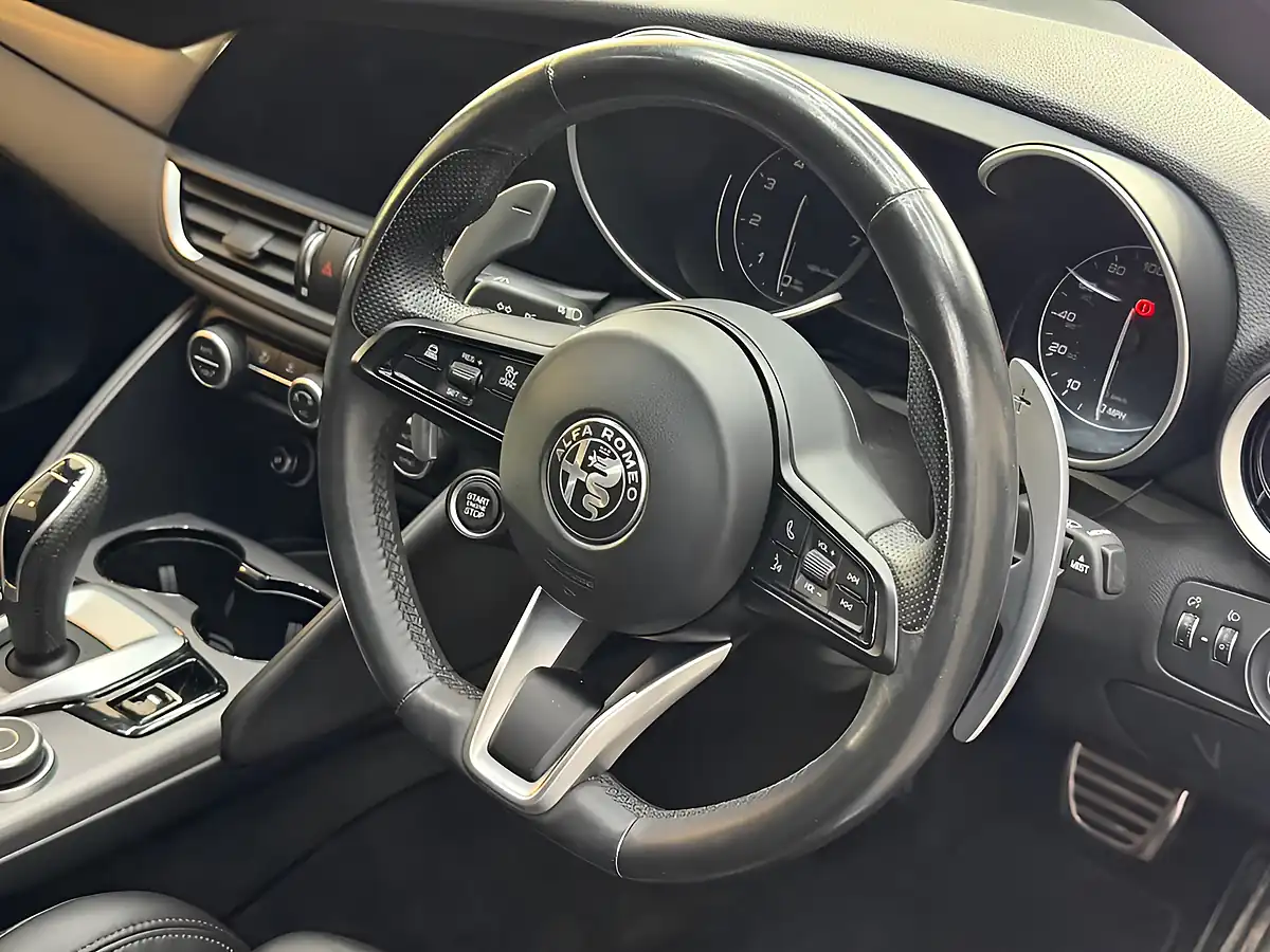 Used 2022 Alfa Romeo Giulia Veloce Blue - Interior and Exterior details 17