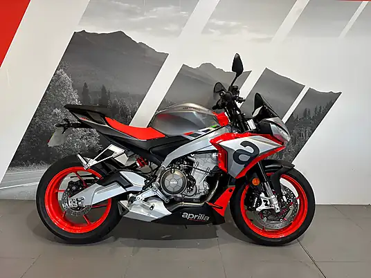2022 Aprilia TUONO 660