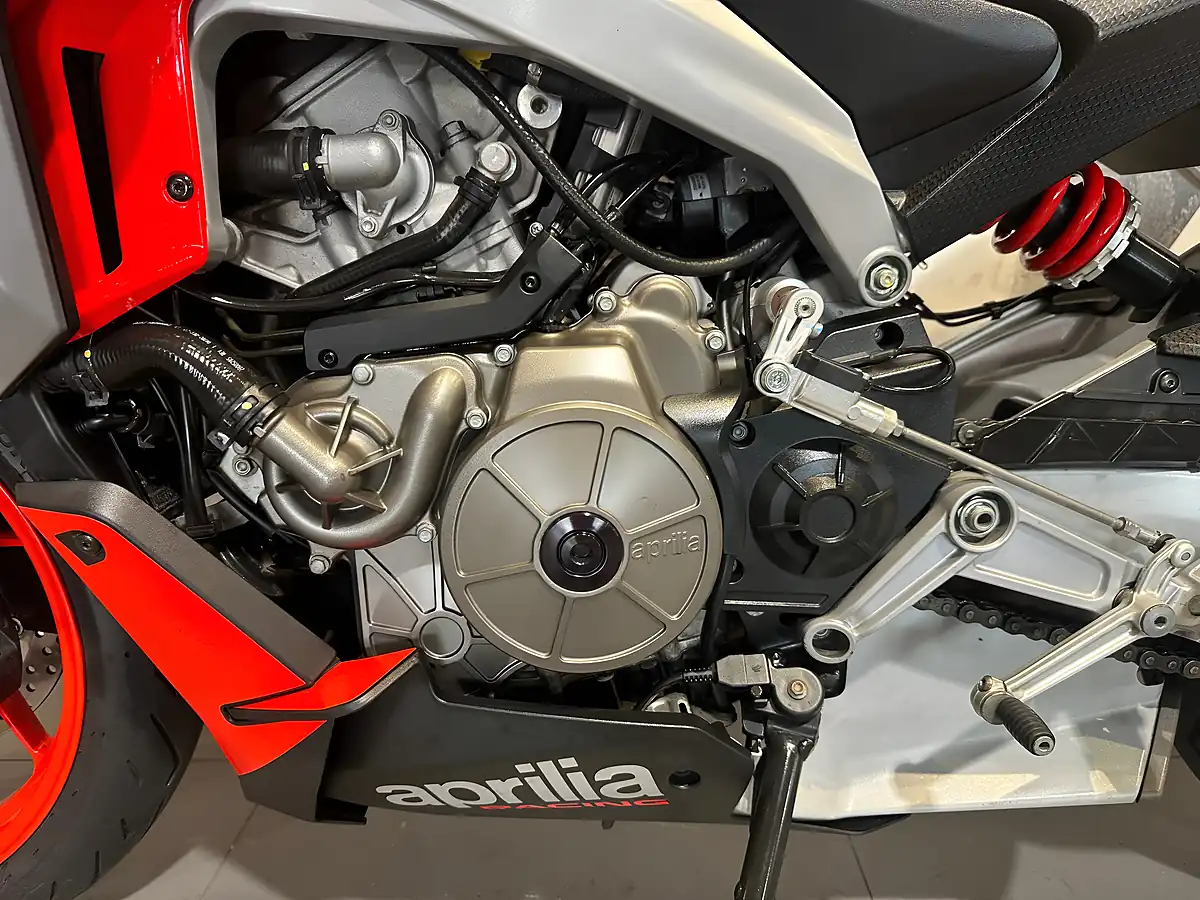 Used 2022 Aprilia Tuono 660 Silver Aluminium Metallic - Interior and Exterior details 18