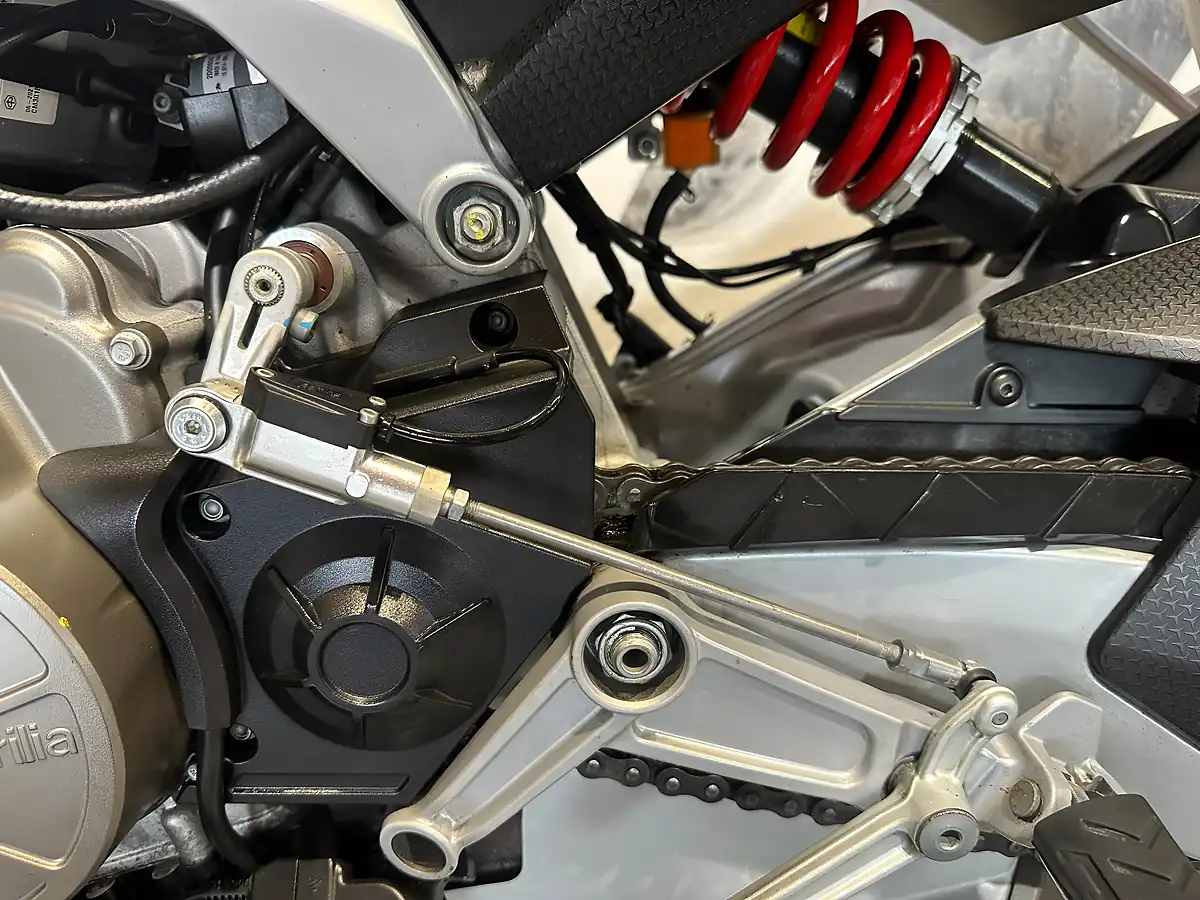 Used 2022 Aprilia Tuono 660 Silver Aluminium Metallic - Interior and Exterior details 19