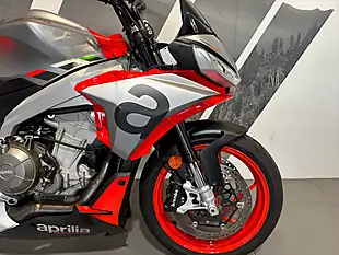 Used 2022 Aprilia Tuono 660 Silver Aluminium Metallic - Interior and Exterior details 9