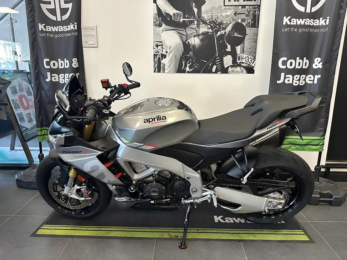 Used 2022 Aprilia Tuono V4 1100 Naked Silver - Interior and Exterior details 11