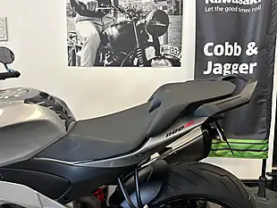 Used 2022 Aprilia Tuono V4 1100 Naked Silver - Interior and Exterior details 16