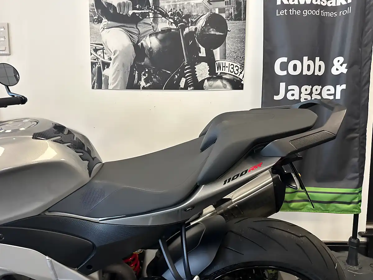 Used 2022 Aprilia Tuono V4 1100 Naked Silver - Interior and Exterior details 16