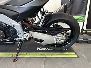 Used 2022 Aprilia Tuono V4 1100 Naked Silver - Interior and Exterior details 17