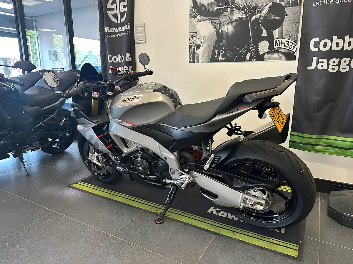 Used 2022 Aprilia Tuono V4 1100 Naked Silver - Interior and Exterior details 18