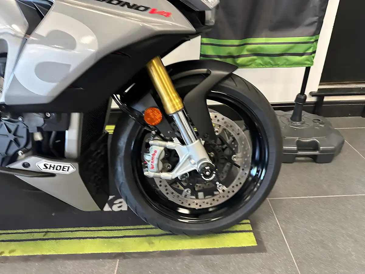 Used 2022 Aprilia Tuono V4 1100 Naked Silver - Interior and Exterior details 7
