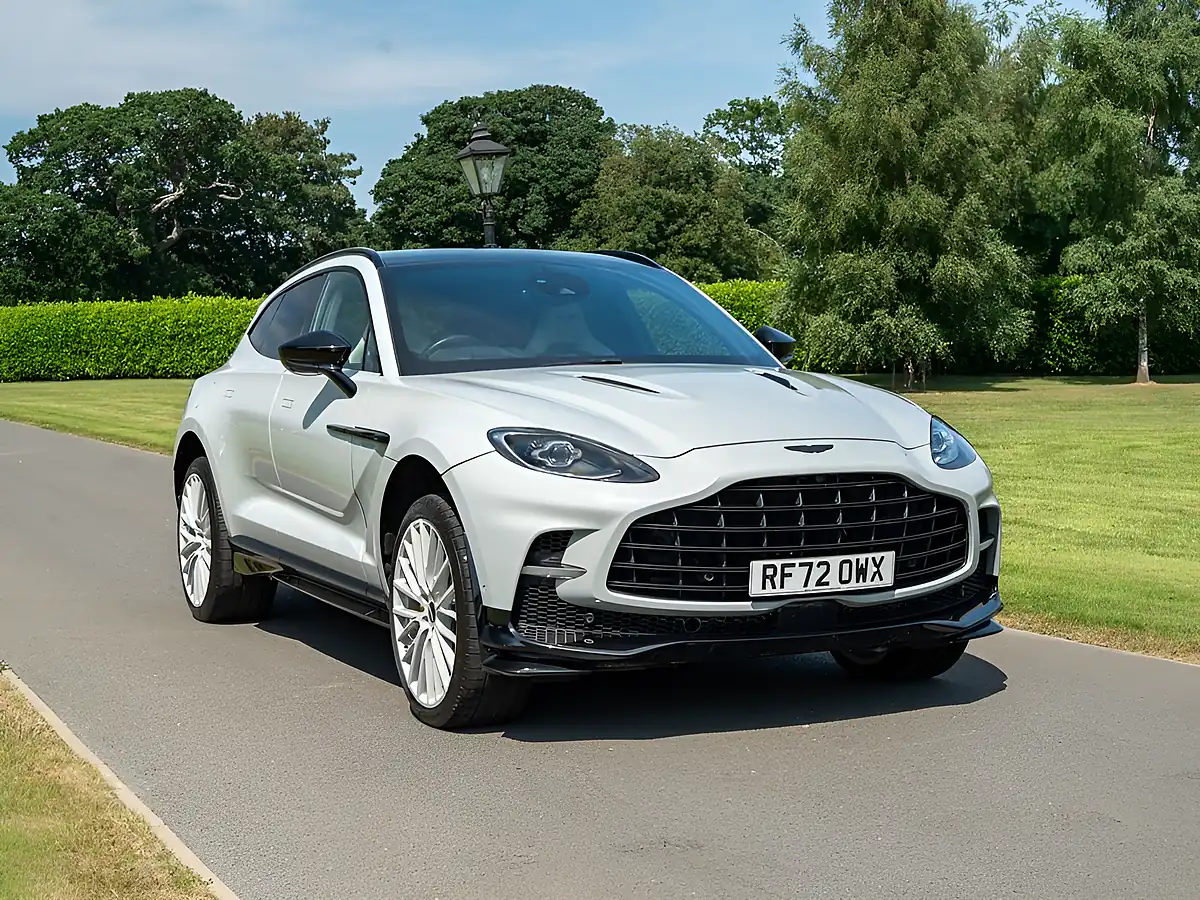 Used 2022 Aston Martin Dbx Grey - Front View