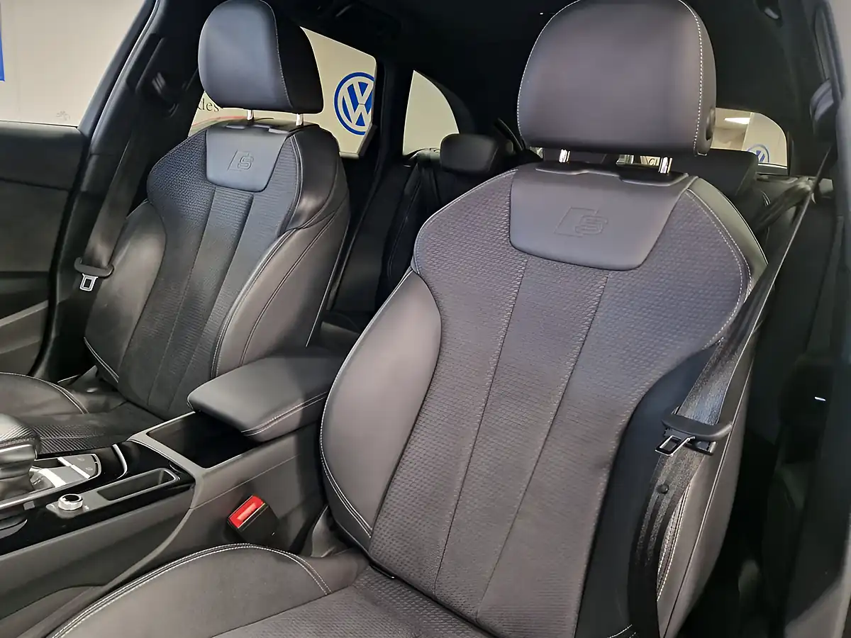 Used 2022 Audi A4 Avant Black Edition Black - Interior and Exterior details 14