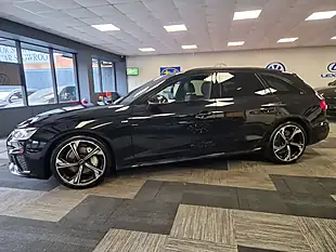 Used 2022 Audi A4 Avant Black Edition Black - Interior and Exterior details 5