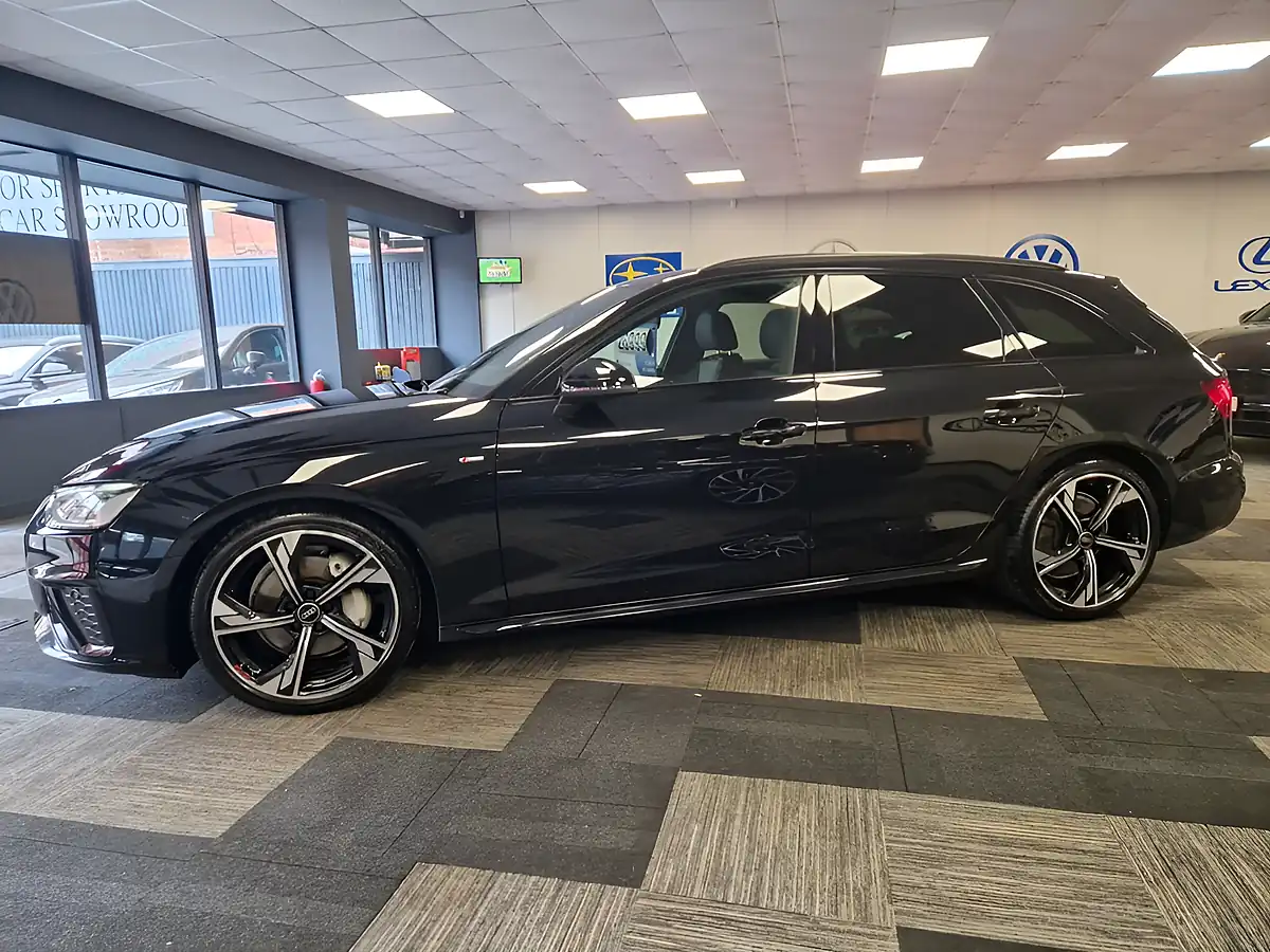 Used 2022 Audi A4 Avant Black Edition Black - Interior and Exterior details 5