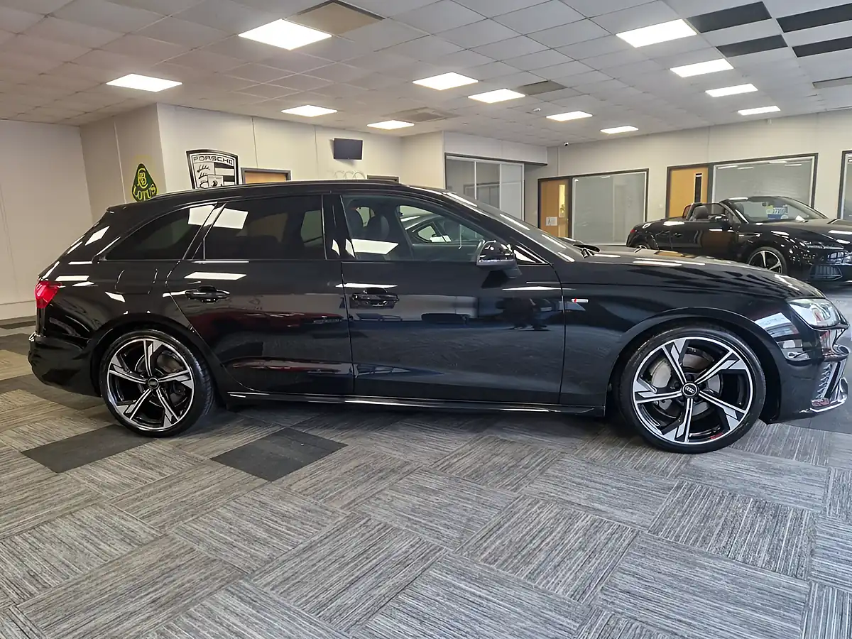 Used 2022 Audi A4 Avant Black Edition Black - Interior and Exterior details 6