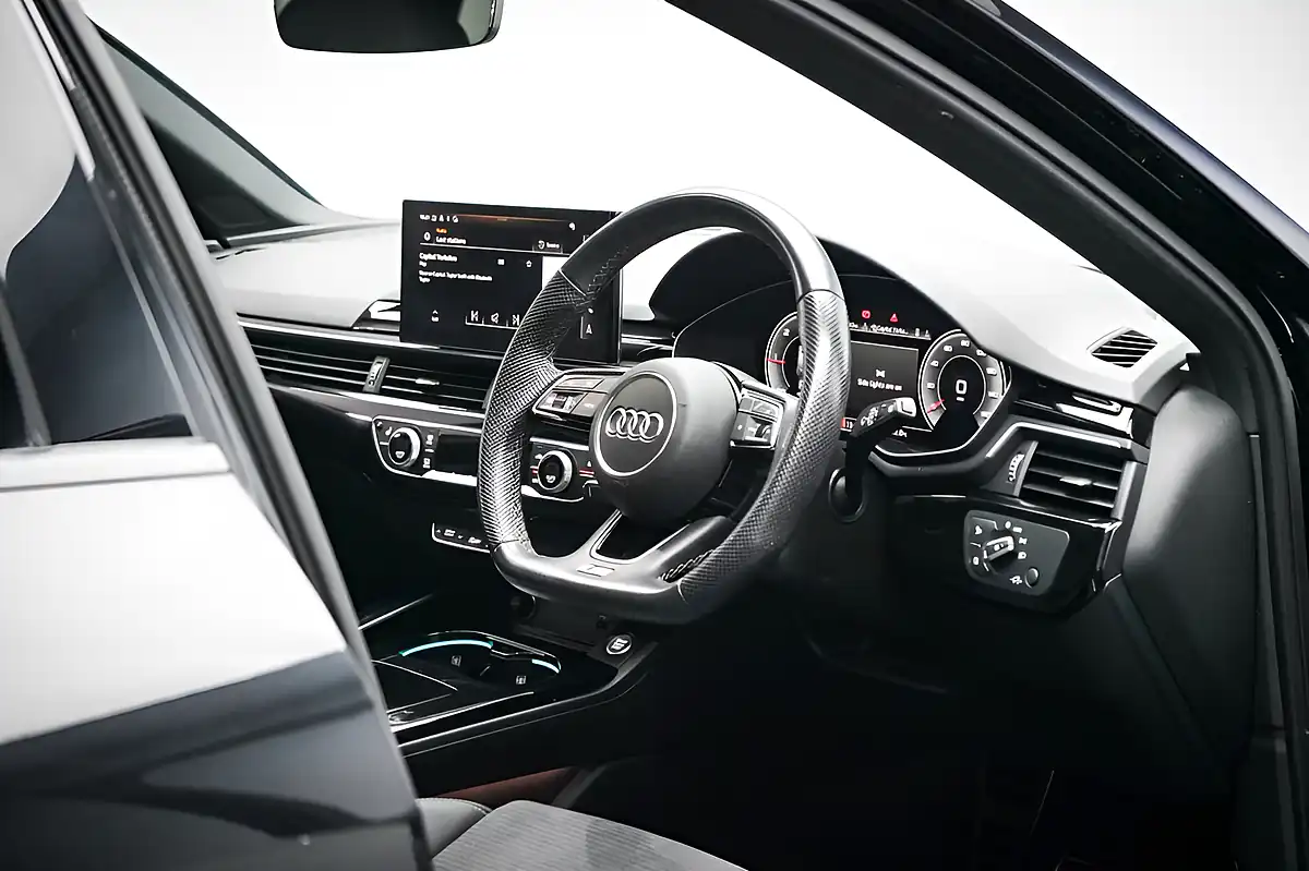 Used 2022 Audi A4 Avant Black Edition Black - Interior and Exterior details 16