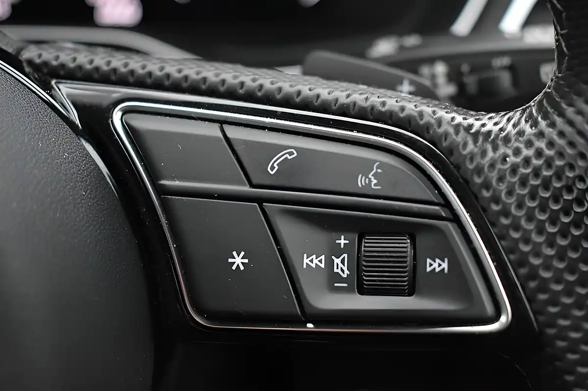 Used 2022 Audi A4 Avant S Line Daytona Grey - Interior and Exterior details 15