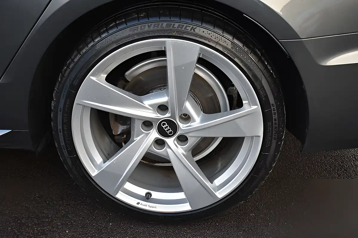 Used 2022 Audi A4 Avant S Line Daytona Grey - Interior and Exterior details 19