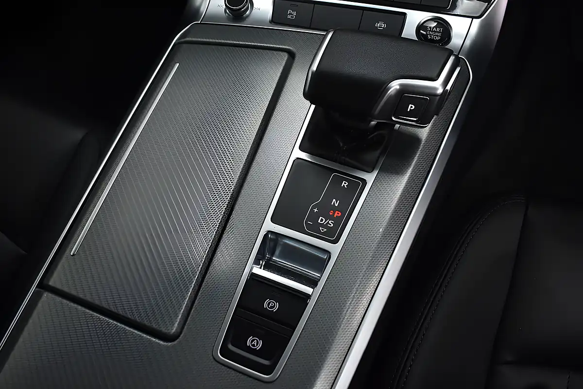 Used 2022 Audi A6 Saloon Sport Black - Interior and Exterior details 19