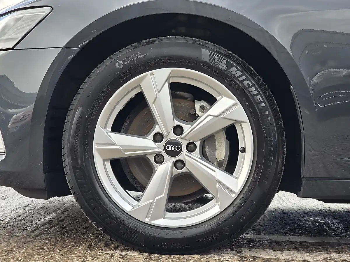 Used 2022 Audi A6 Saloon Sport Grey - Interior and Exterior details 10