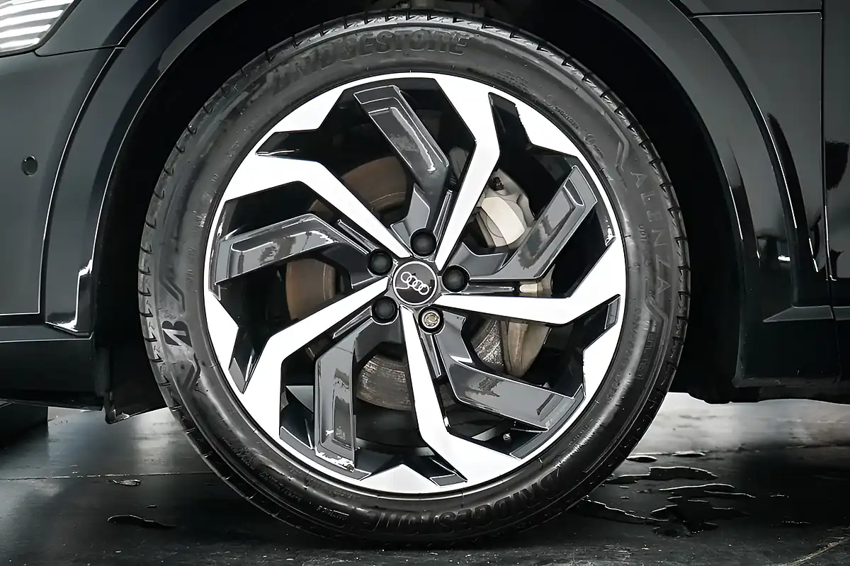 Used 2022 Audi E-Tron Black Edition Mythos Black - Interior and Exterior details 19