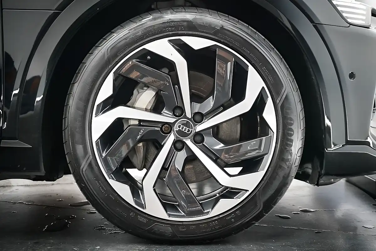 Used 2022 Audi E-Tron Black Edition Mythos Black - Interior and Exterior details 20