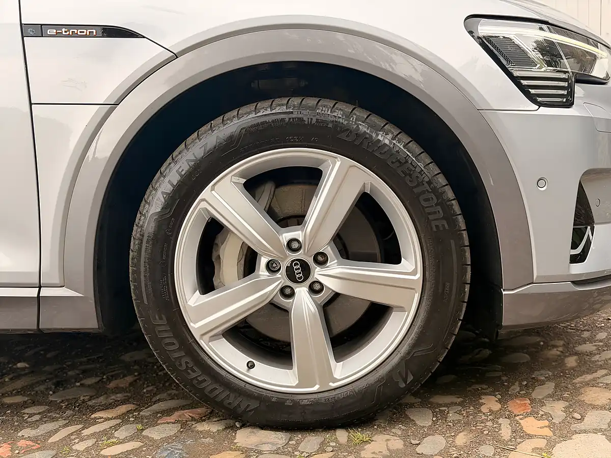 Used 2022 Audi E-Tron Technik Silver - Interior and Exterior details 19