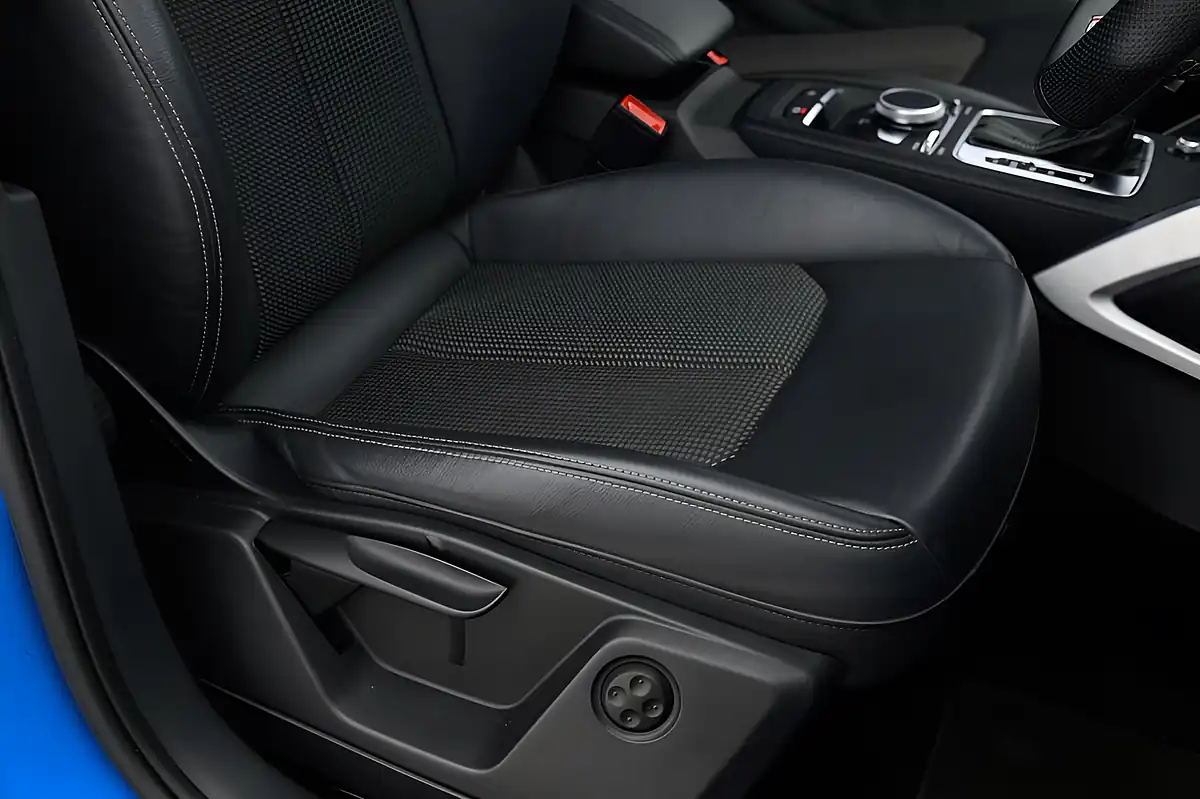 Used 2022 Audi Q2 Black Edition Blue - Interior and Exterior details 14