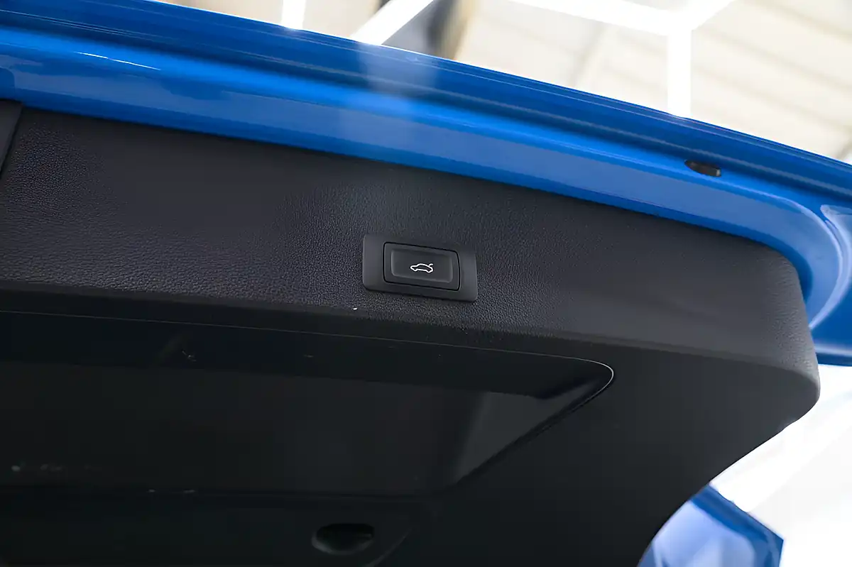 Used 2022 Audi Q2 Black Edition Blue - Interior and Exterior details 17