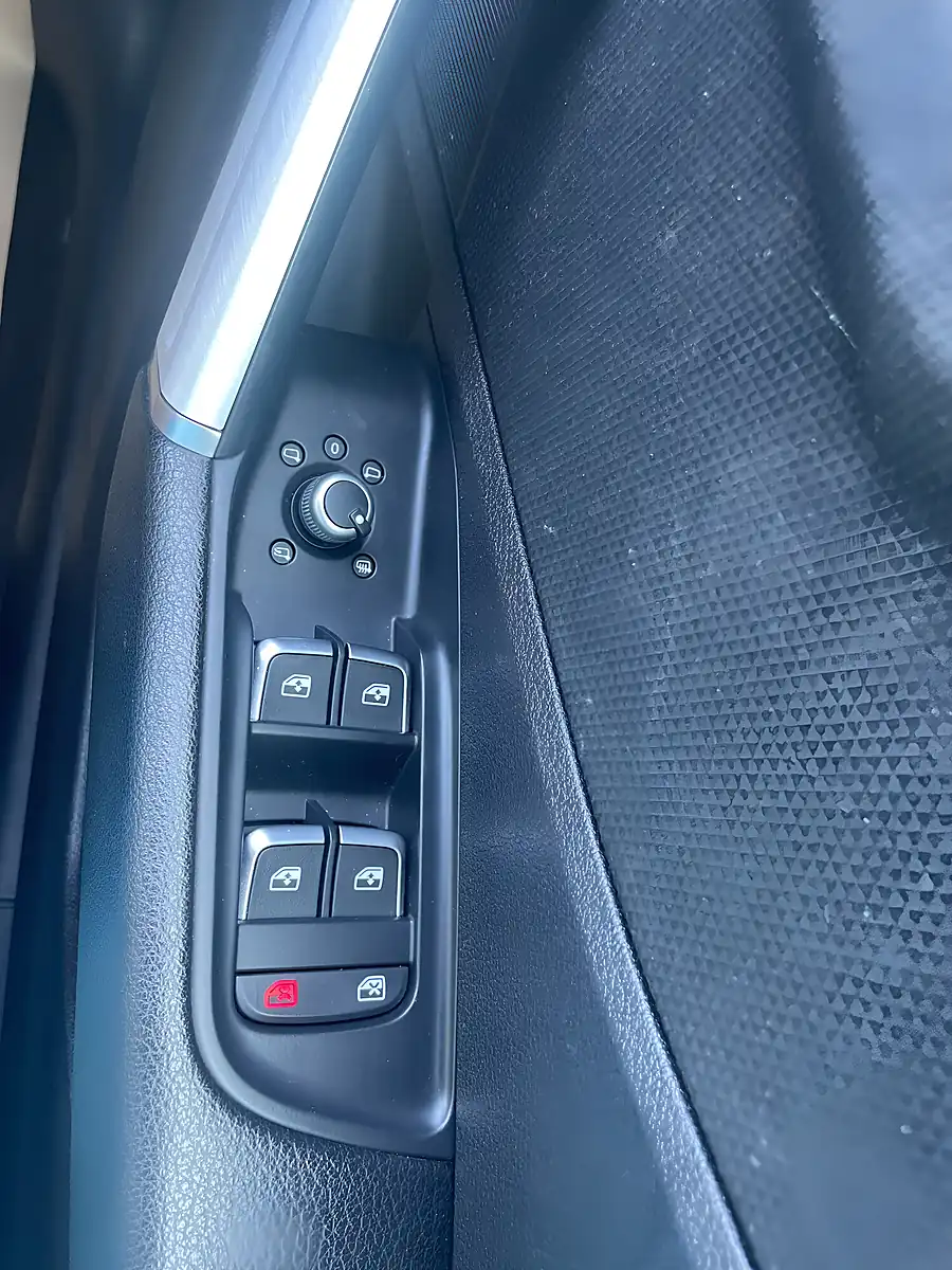 Used 2022 Audi Q2 S Line Blue - Interior and Exterior details 18