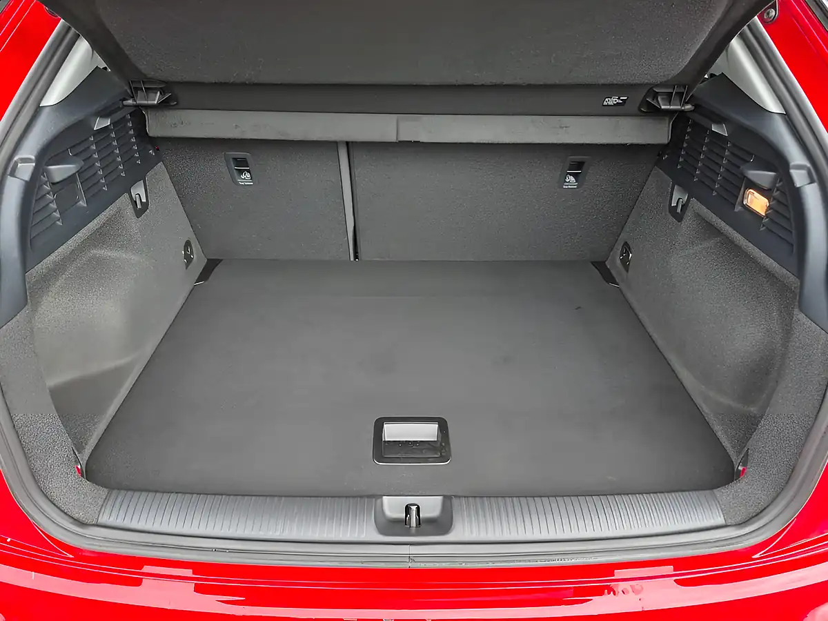 Used 2022 Audi Q2 Sport Red - Interior and Exterior details 9