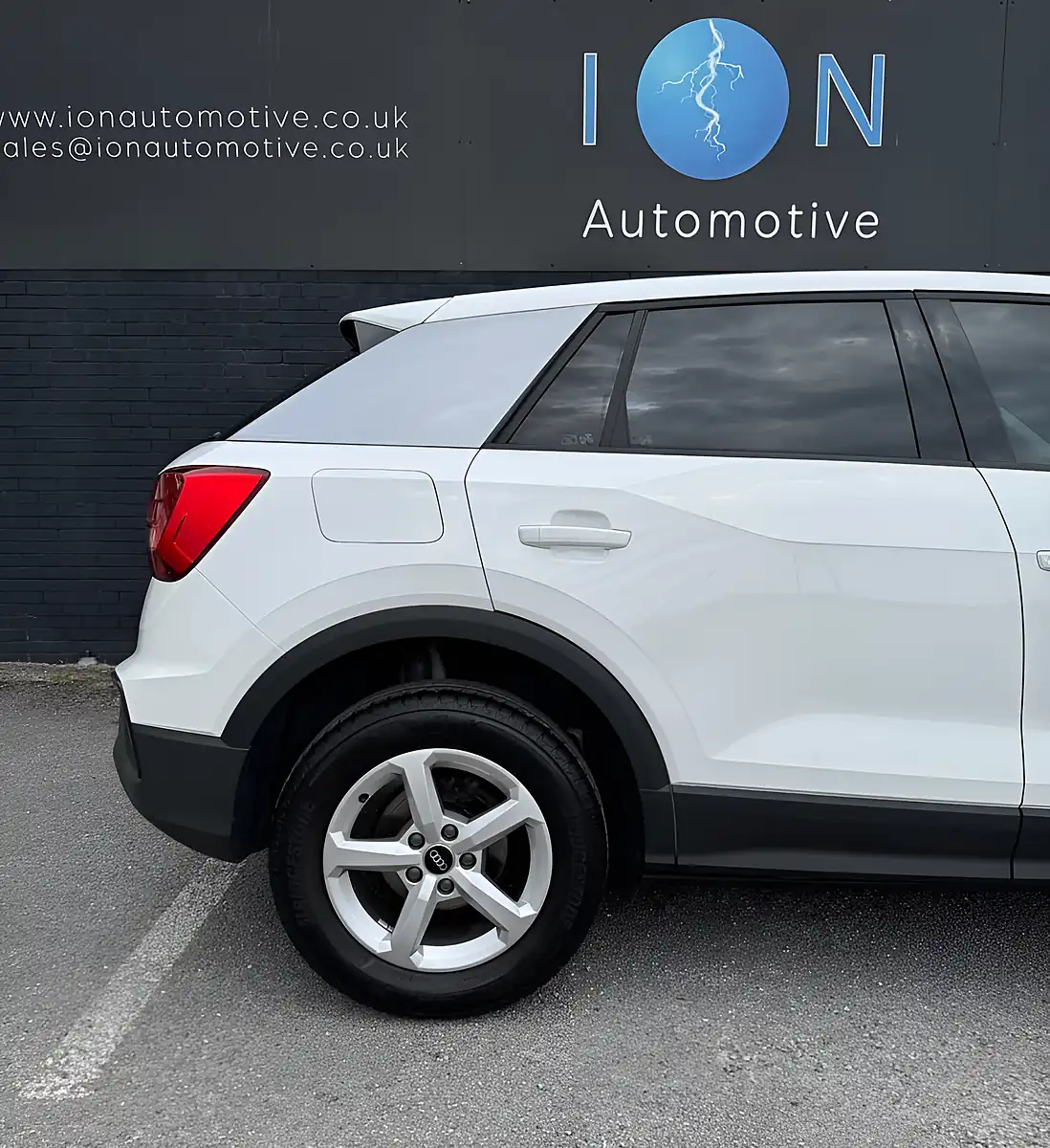 Used 2022 Audi Q2 Technik White - Interior and Exterior details 11