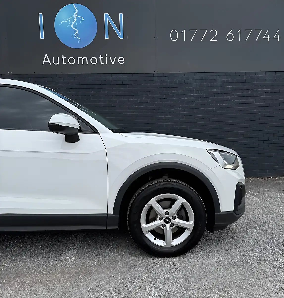 Used 2022 Audi Q2 Technik White - Interior and Exterior details 9